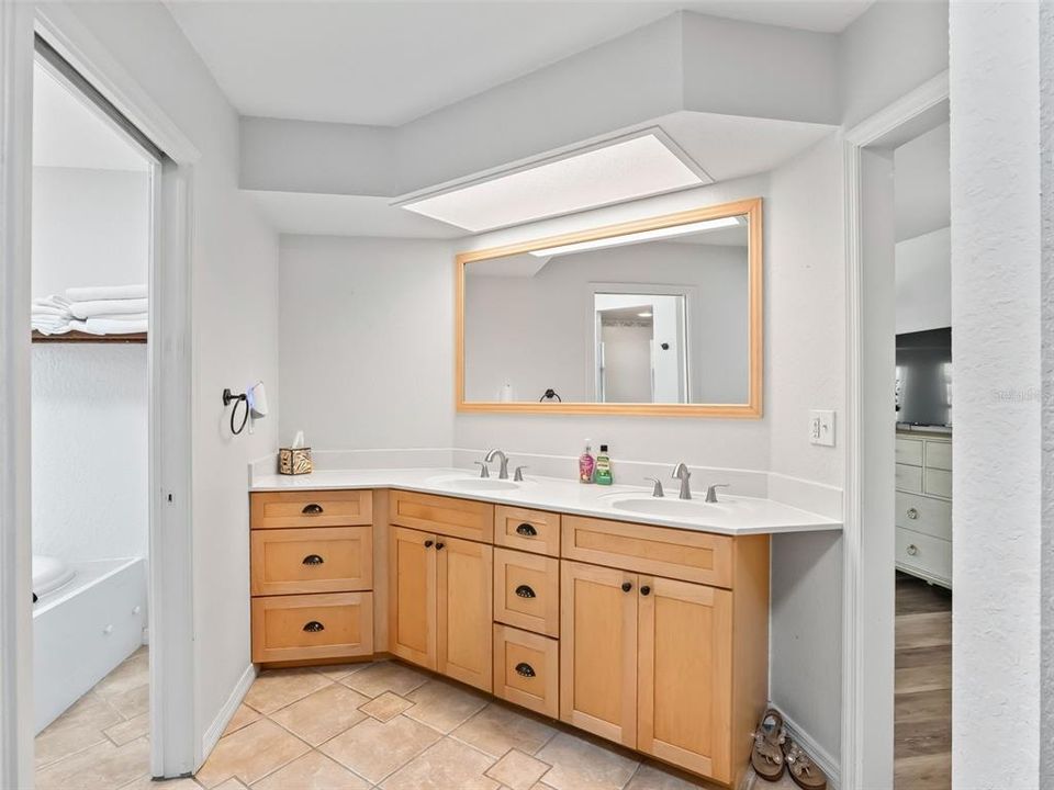 Active With Contract: $575,000 (3 beds, 2 baths, 2555 Square Feet)