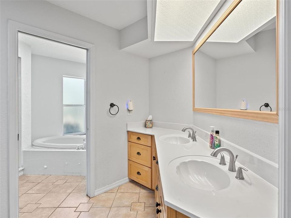Active With Contract: $575,000 (3 beds, 2 baths, 2555 Square Feet)