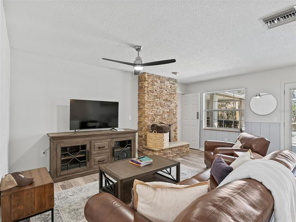 Active With Contract: $575,000 (3 beds, 2 baths, 2555 Square Feet)