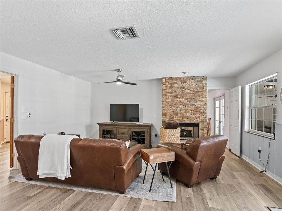 Active With Contract: $575,000 (3 beds, 2 baths, 2555 Square Feet)