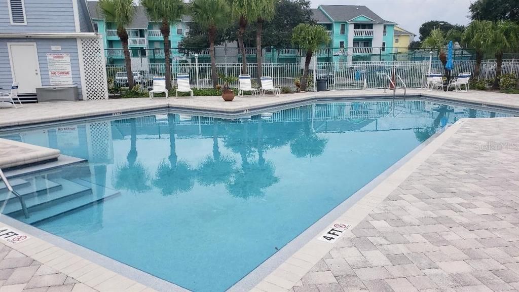Active With Contract: $1,595 (2 beds, 2 baths, 898 Square Feet)