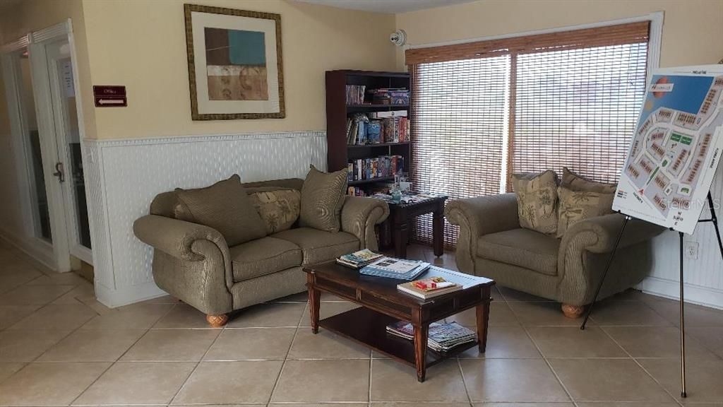 Active With Contract: $1,595 (2 beds, 2 baths, 898 Square Feet)