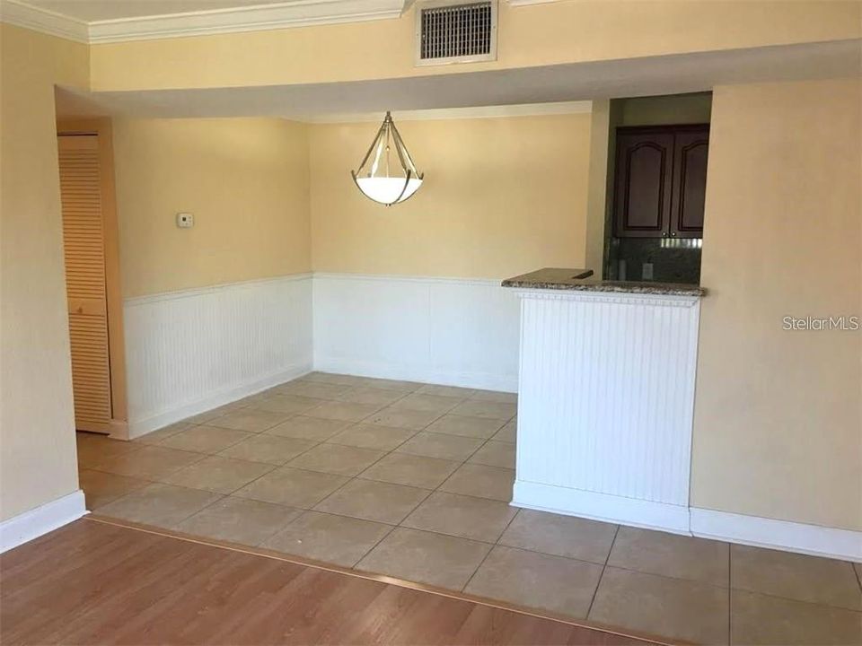 Active With Contract: $1,595 (2 beds, 2 baths, 898 Square Feet)