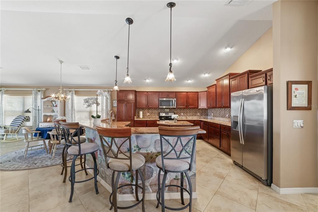 Activo con contrato: $445,000 (3 camas, 2 baños, 1808 Pies cuadrados)