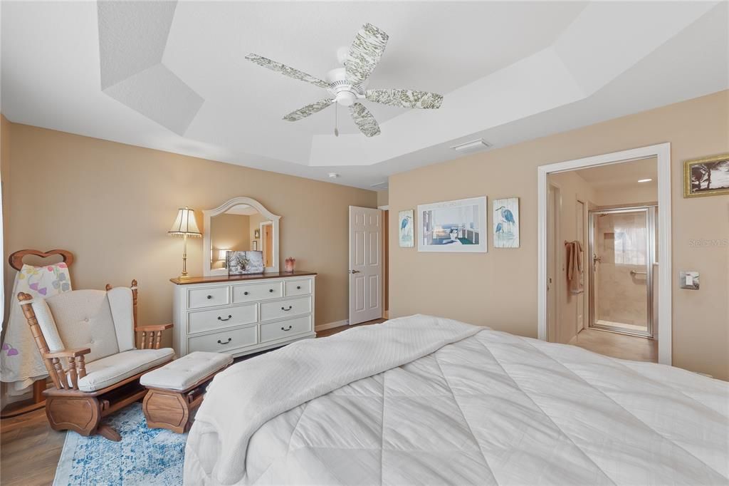 Activo con contrato: $445,000 (3 camas, 2 baños, 1808 Pies cuadrados)