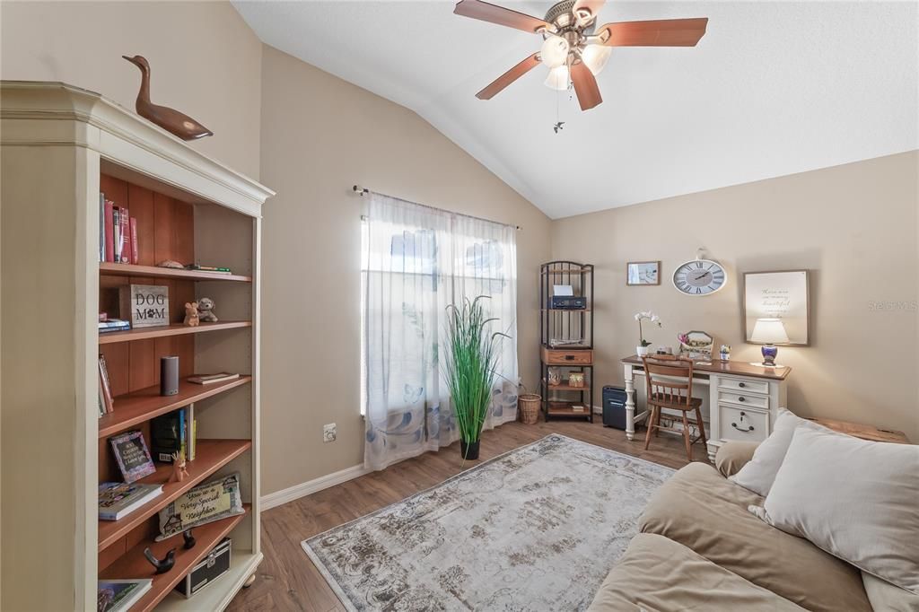 Activo con contrato: $445,000 (3 camas, 2 baños, 1808 Pies cuadrados)