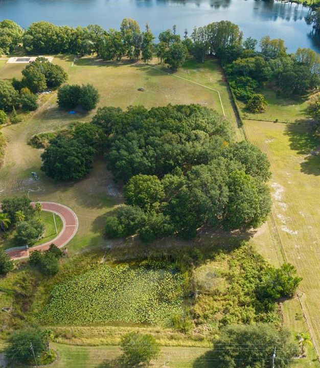 На продажу: $2,250,000 (5.09 acres)