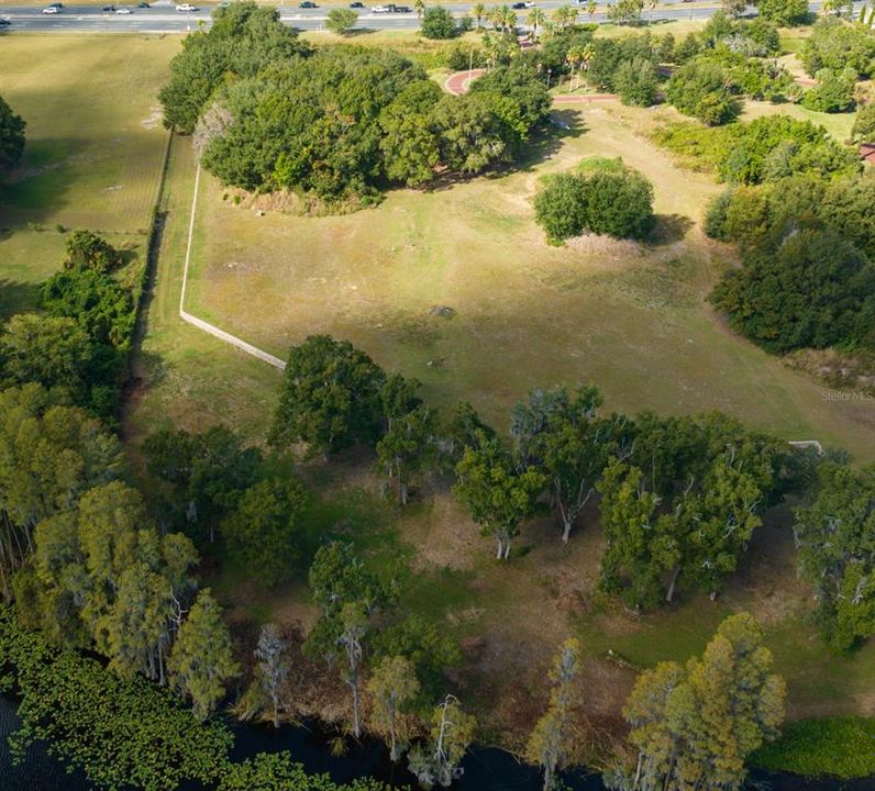 На продажу: $2,250,000 (5.09 acres)