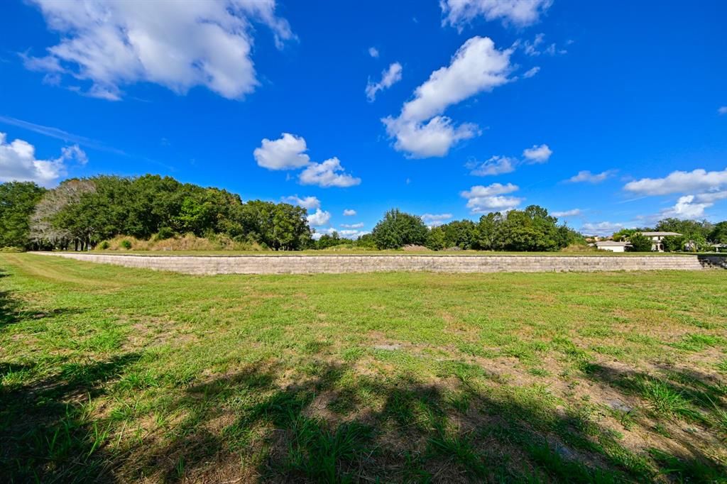 На продажу: $2,250,000 (5.09 acres)