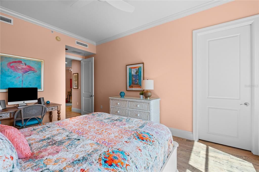 For Sale: $717,900 (2 beds, 2 baths, 1978 Square Feet)