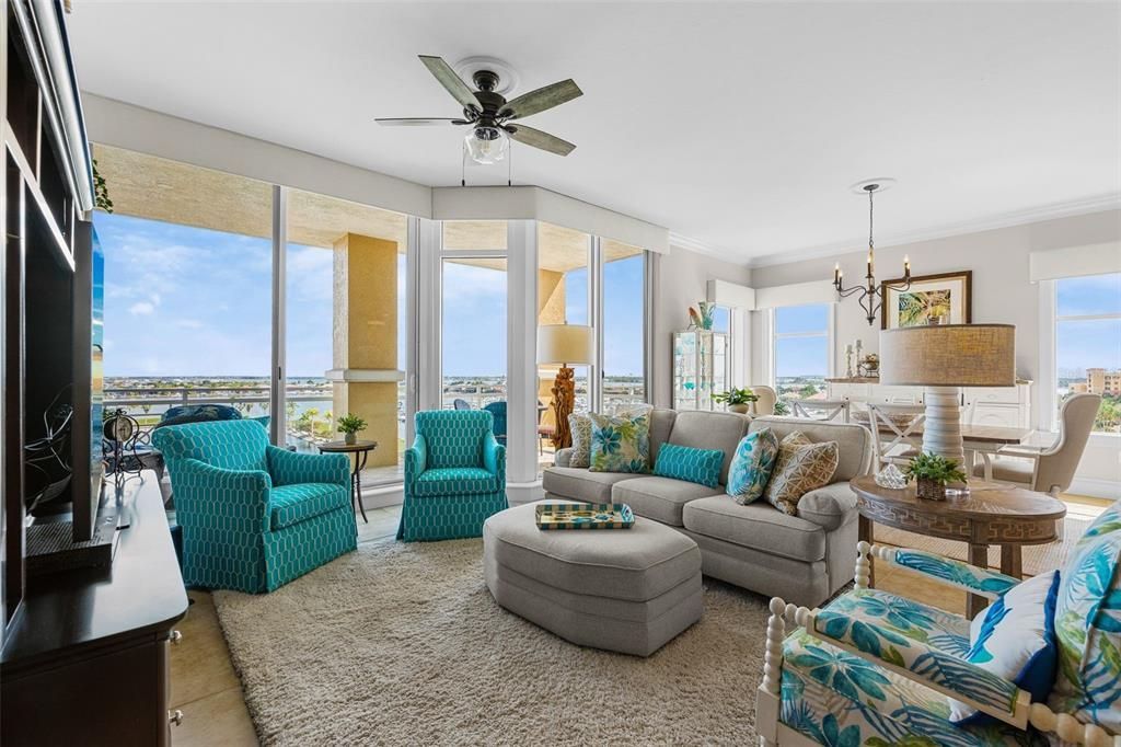 For Sale: $717,900 (2 beds, 2 baths, 1978 Square Feet)
