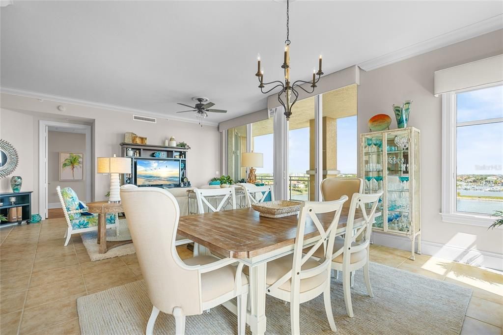 For Sale: $717,900 (2 beds, 2 baths, 1978 Square Feet)