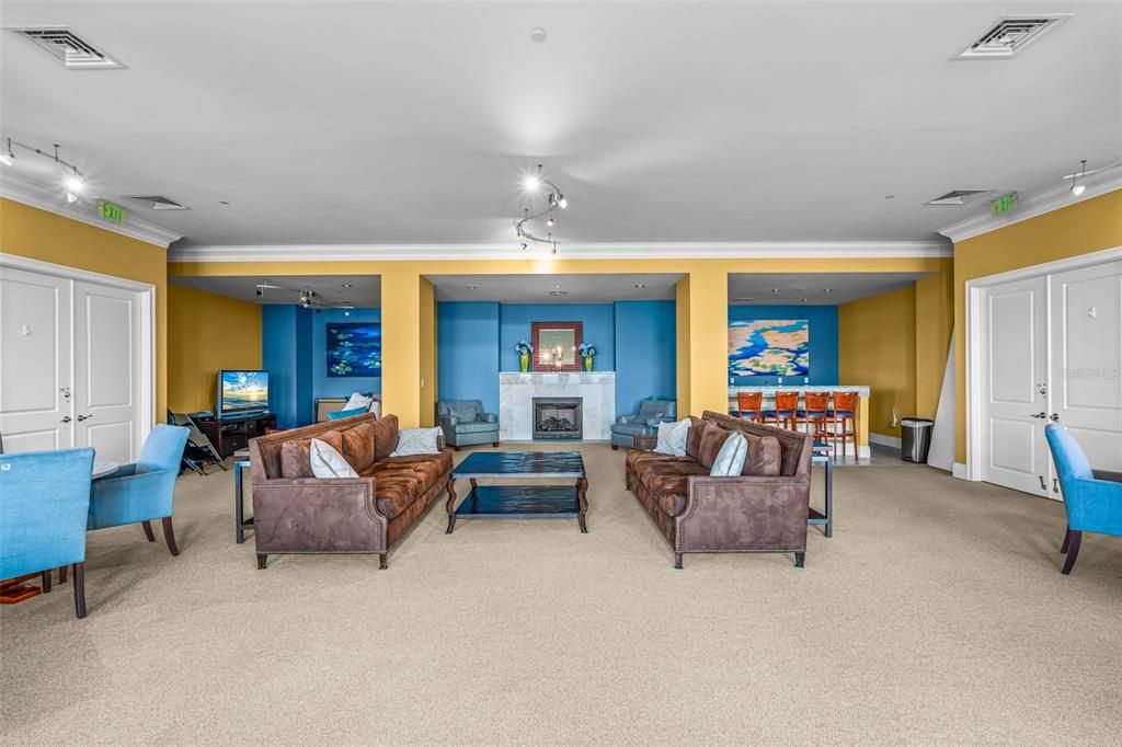 For Sale: $717,900 (2 beds, 2 baths, 1978 Square Feet)