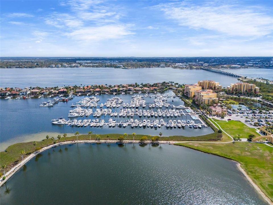 For Sale: $717,900 (2 beds, 2 baths, 1978 Square Feet)