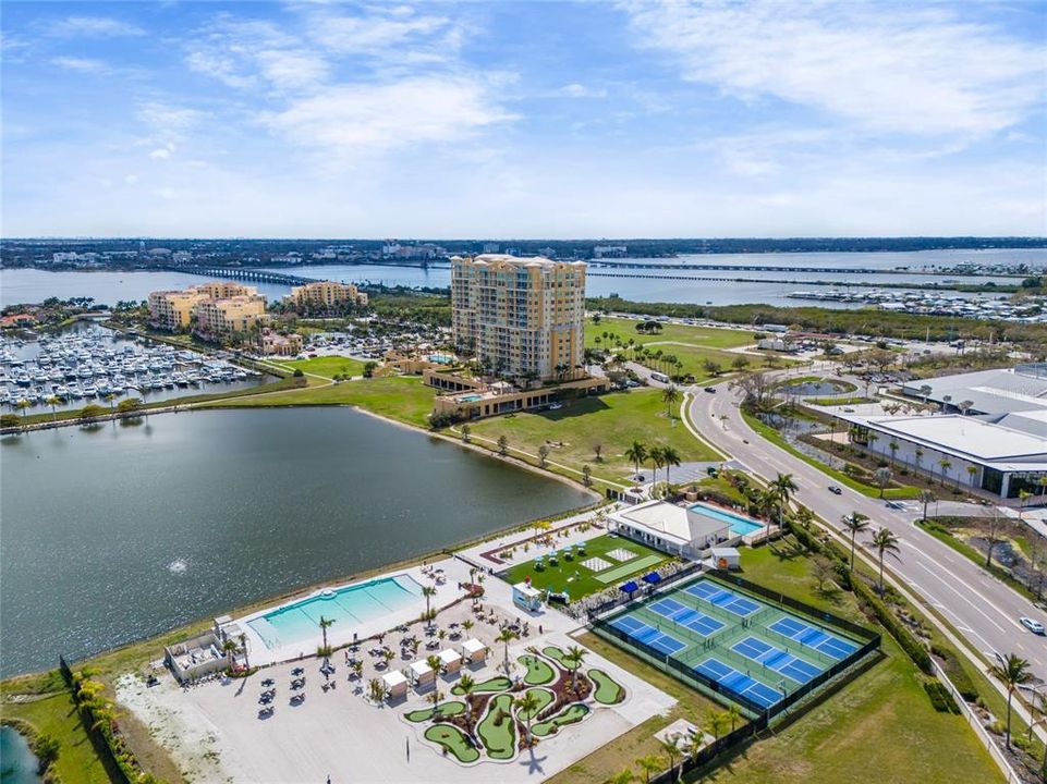 For Sale: $717,900 (2 beds, 2 baths, 1978 Square Feet)