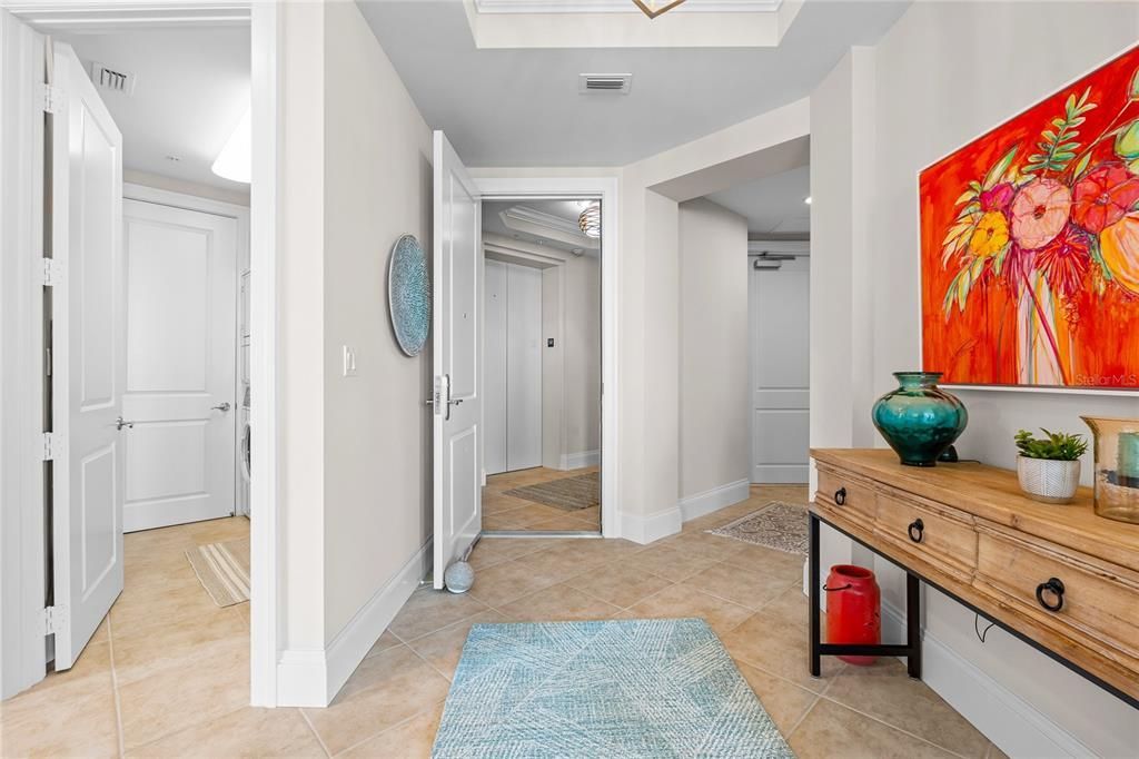 For Sale: $717,900 (2 beds, 2 baths, 1978 Square Feet)