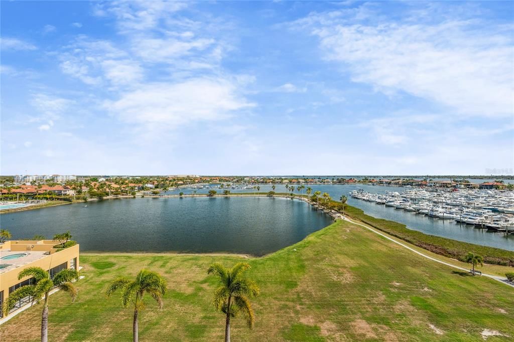 For Sale: $717,900 (2 beds, 2 baths, 1978 Square Feet)