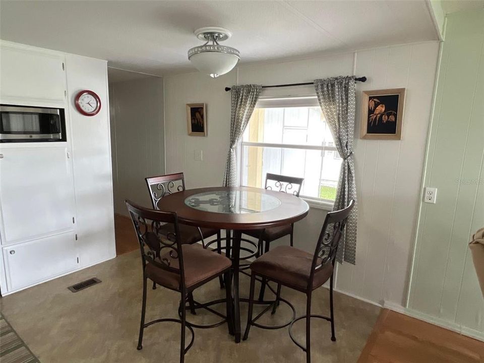 На продажу: $75,900 (2 спален, 1 ванн, 672 Квадратных фут)