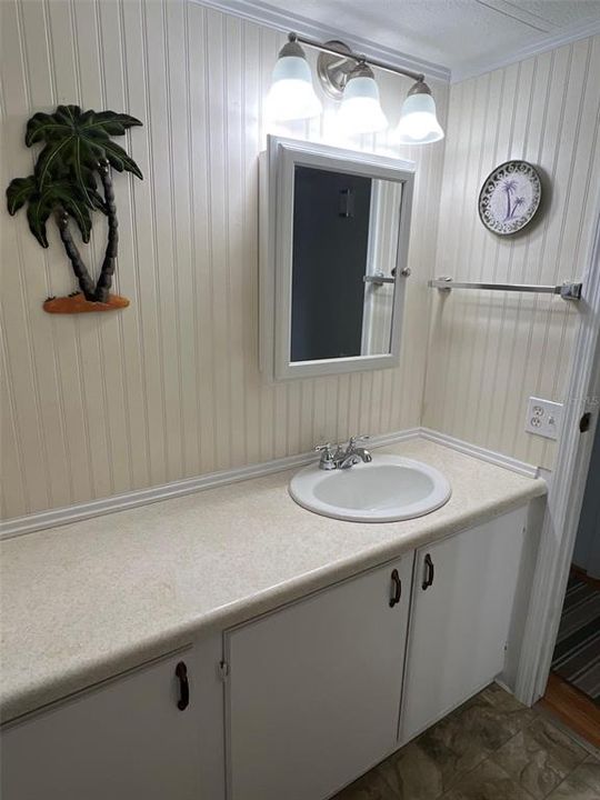 На продажу: $75,900 (2 спален, 1 ванн, 672 Квадратных фут)