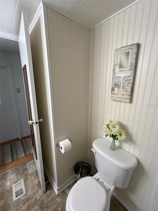 На продажу: $75,900 (2 спален, 1 ванн, 672 Квадратных фут)