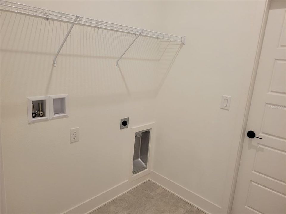 Active With Contract: $325,000 (4 beds, 2 baths, 1820 Square Feet)