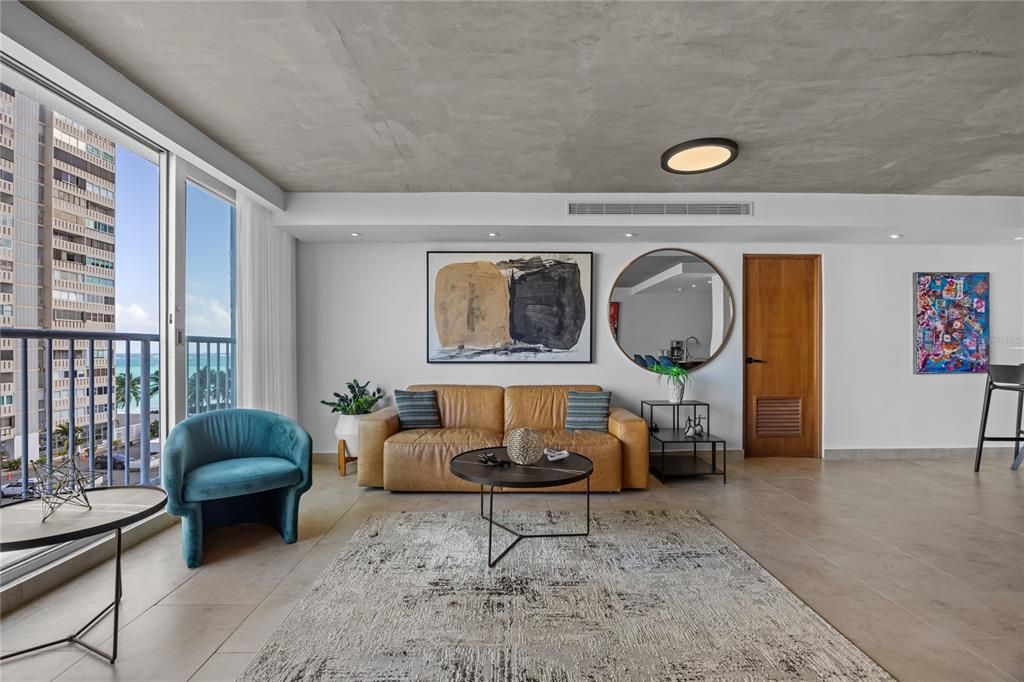 合同活跃: $525,000 (1 贝兹, 1 浴室, 804 平方英尺)