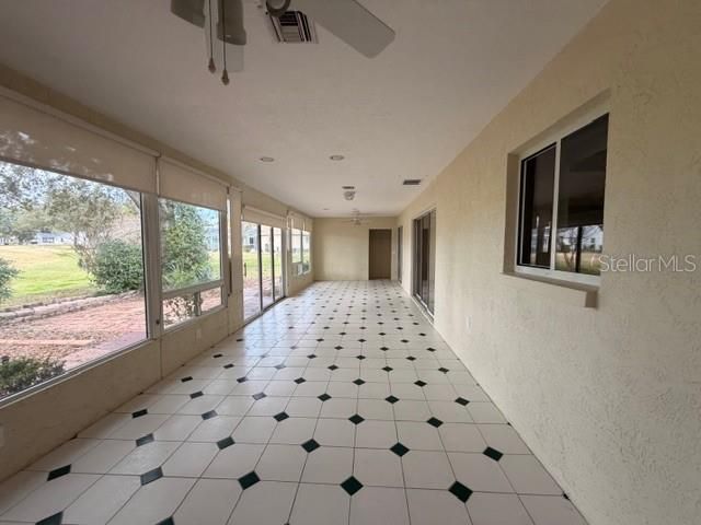 Activo con contrato: $199,000 (3 camas, 2 baños, 1740 Pies cuadrados)
