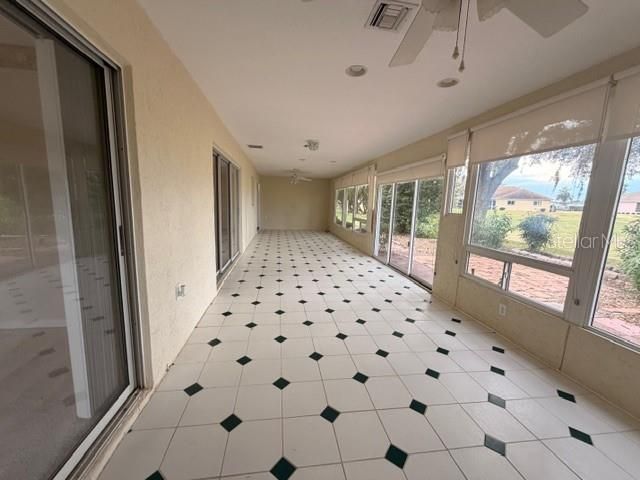 Activo con contrato: $199,000 (3 camas, 2 baños, 1740 Pies cuadrados)