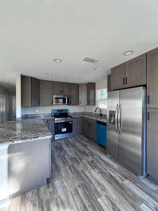 For Sale: $284,900 (3 beds, 2 baths, 1208 Square Feet)