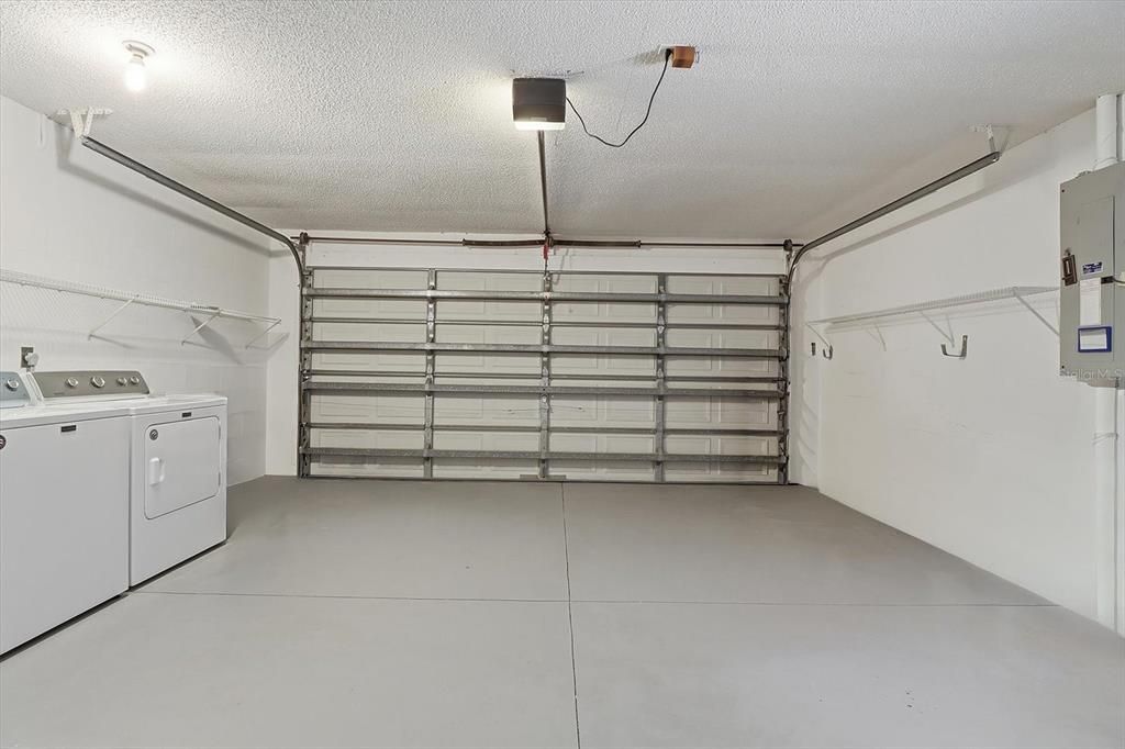 Activo con contrato: $319,900 (3 camas, 2 baños, 1748 Pies cuadrados)