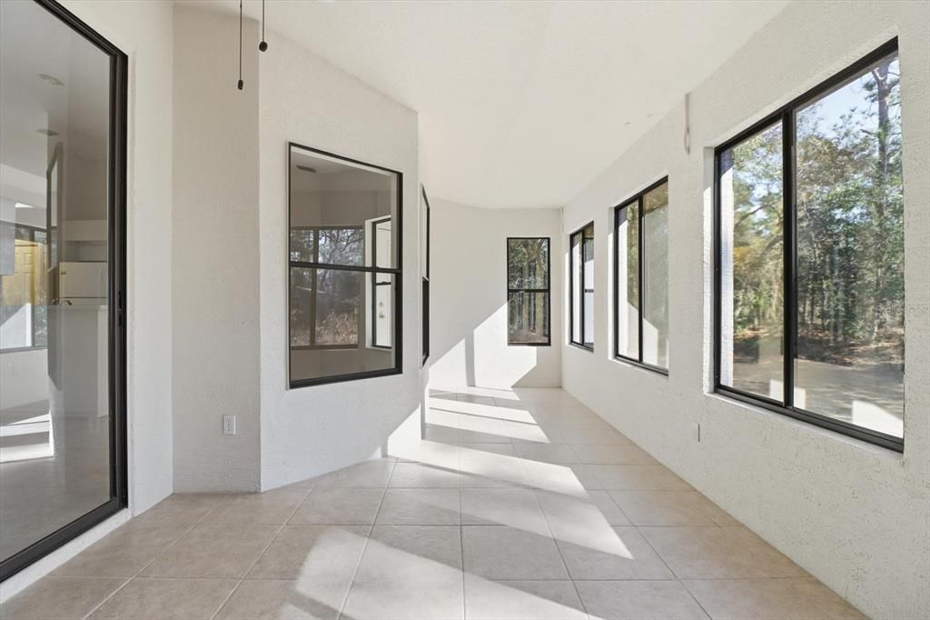 Activo con contrato: $319,900 (3 camas, 2 baños, 1748 Pies cuadrados)