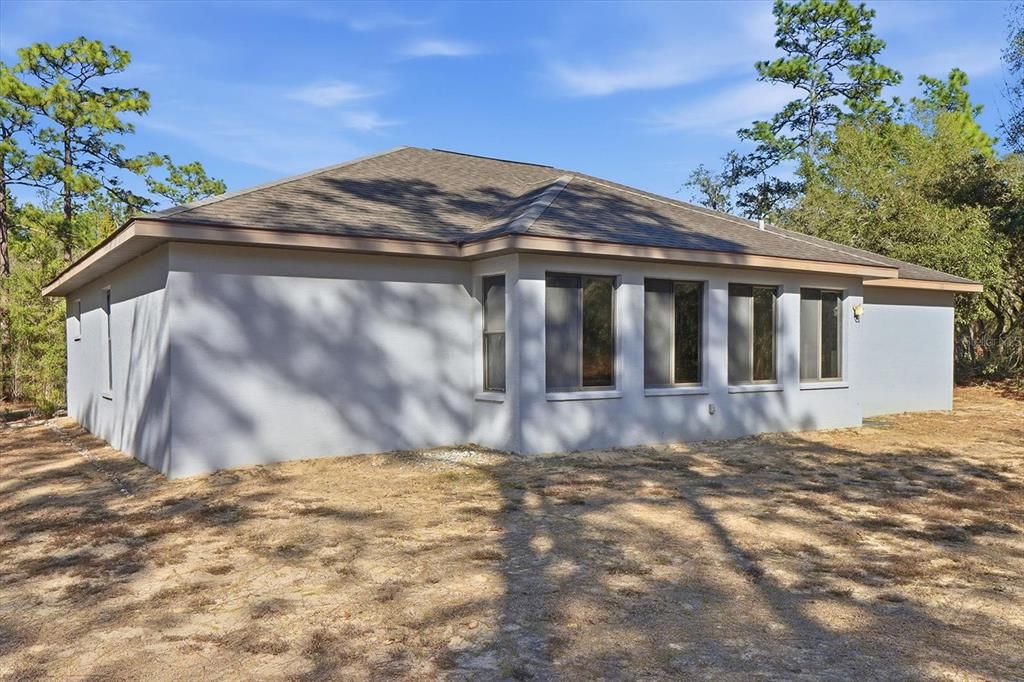 Activo con contrato: $319,900 (3 camas, 2 baños, 1748 Pies cuadrados)