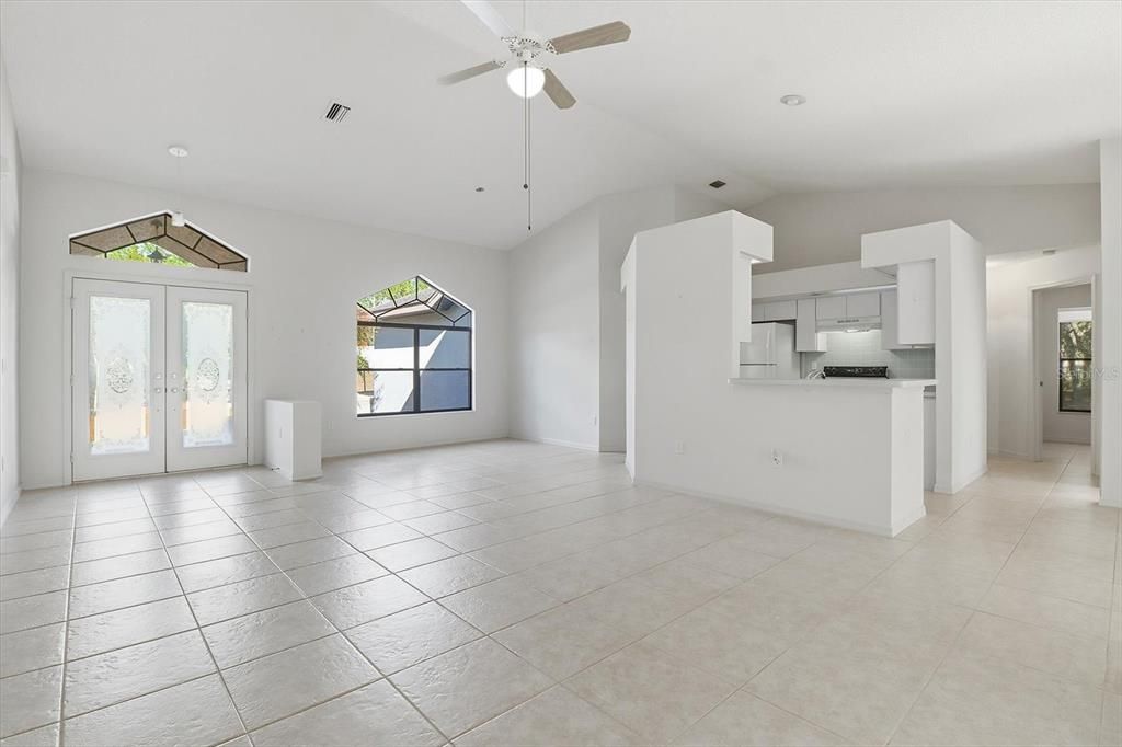 Activo con contrato: $319,900 (3 camas, 2 baños, 1748 Pies cuadrados)