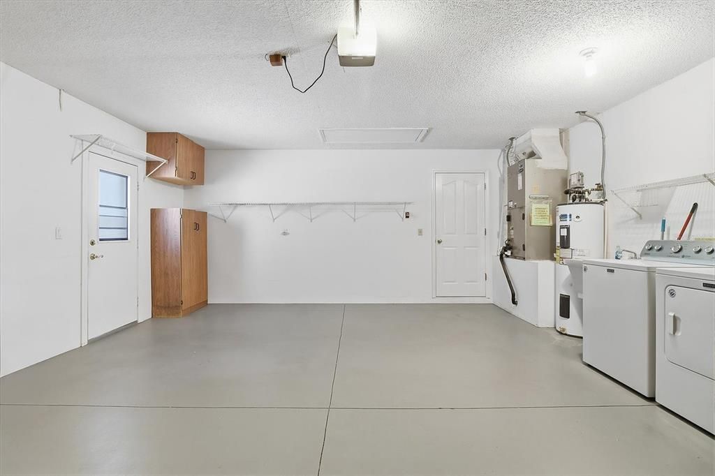 Activo con contrato: $319,900 (3 camas, 2 baños, 1748 Pies cuadrados)