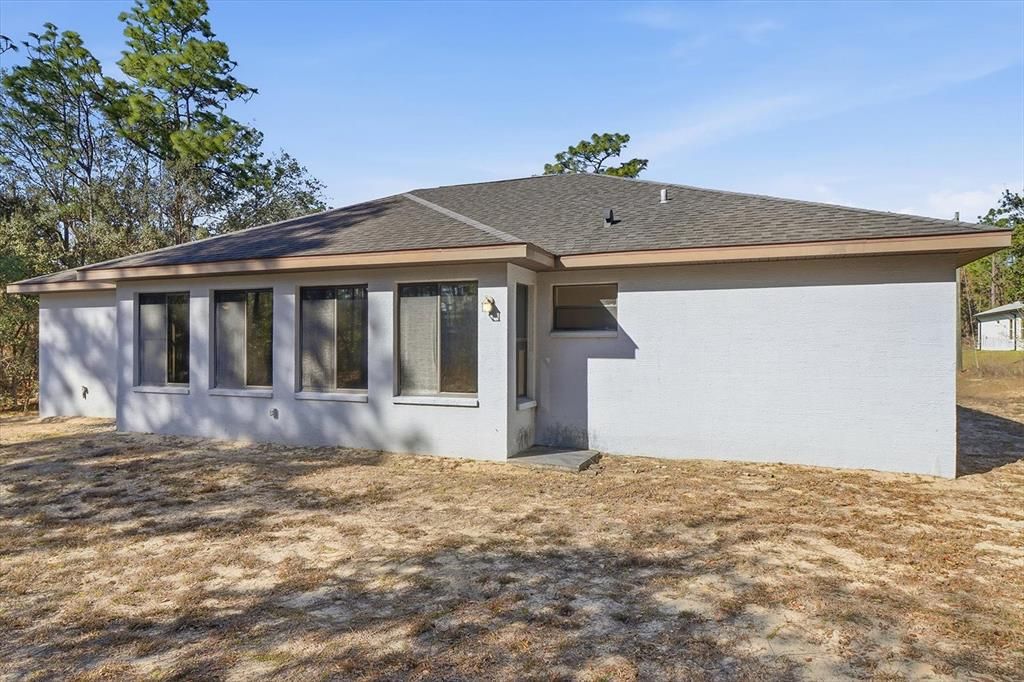 Activo con contrato: $319,900 (3 camas, 2 baños, 1748 Pies cuadrados)