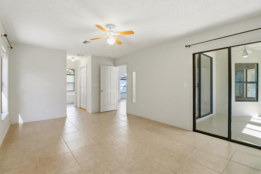 Activo con contrato: $319,900 (3 camas, 2 baños, 1748 Pies cuadrados)