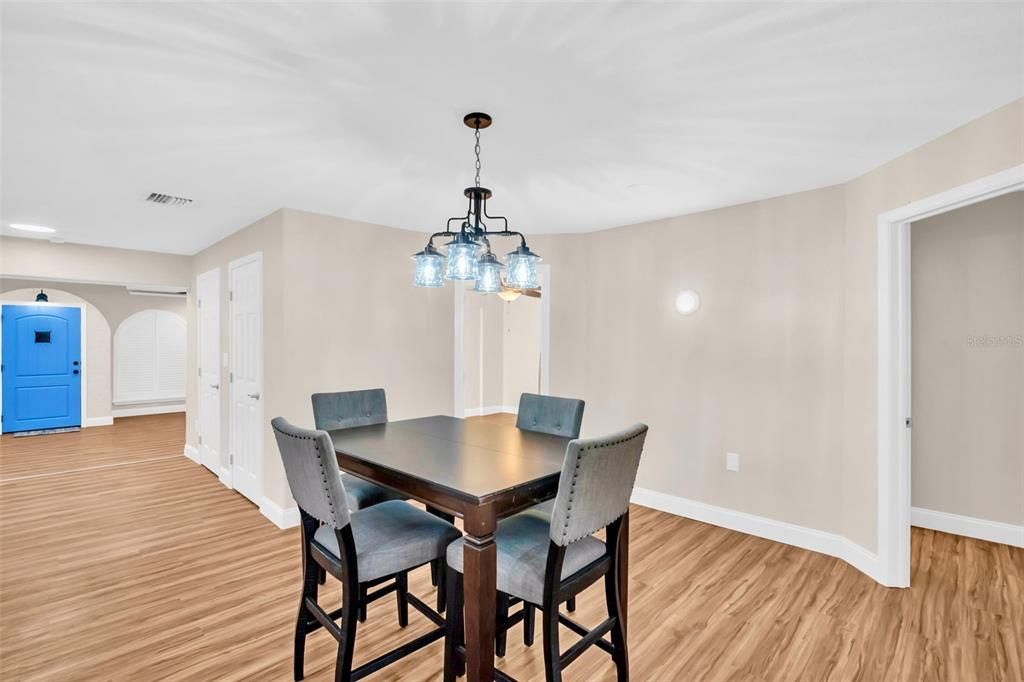 Active With Contract: $699,000 (3 beds, 2 baths, 2491 Square Feet)