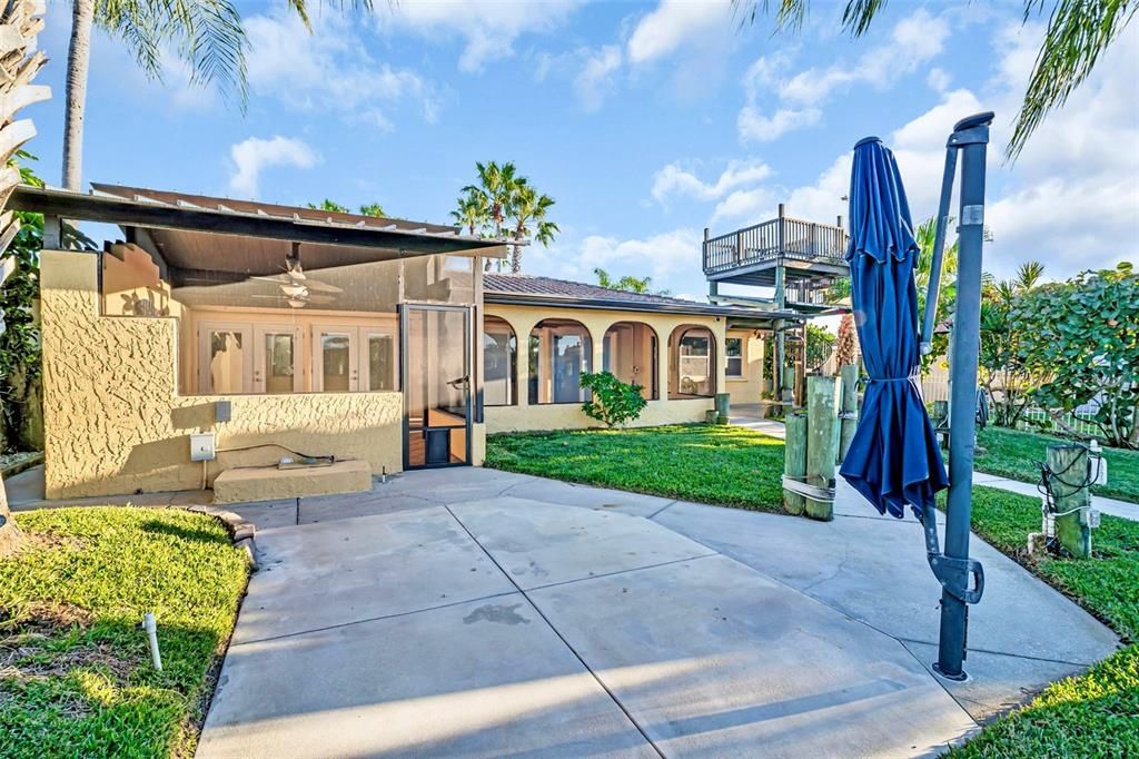 Active With Contract: $699,000 (3 beds, 2 baths, 2491 Square Feet)