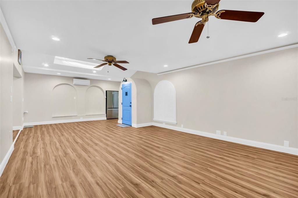 Active With Contract: $699,000 (3 beds, 2 baths, 2491 Square Feet)