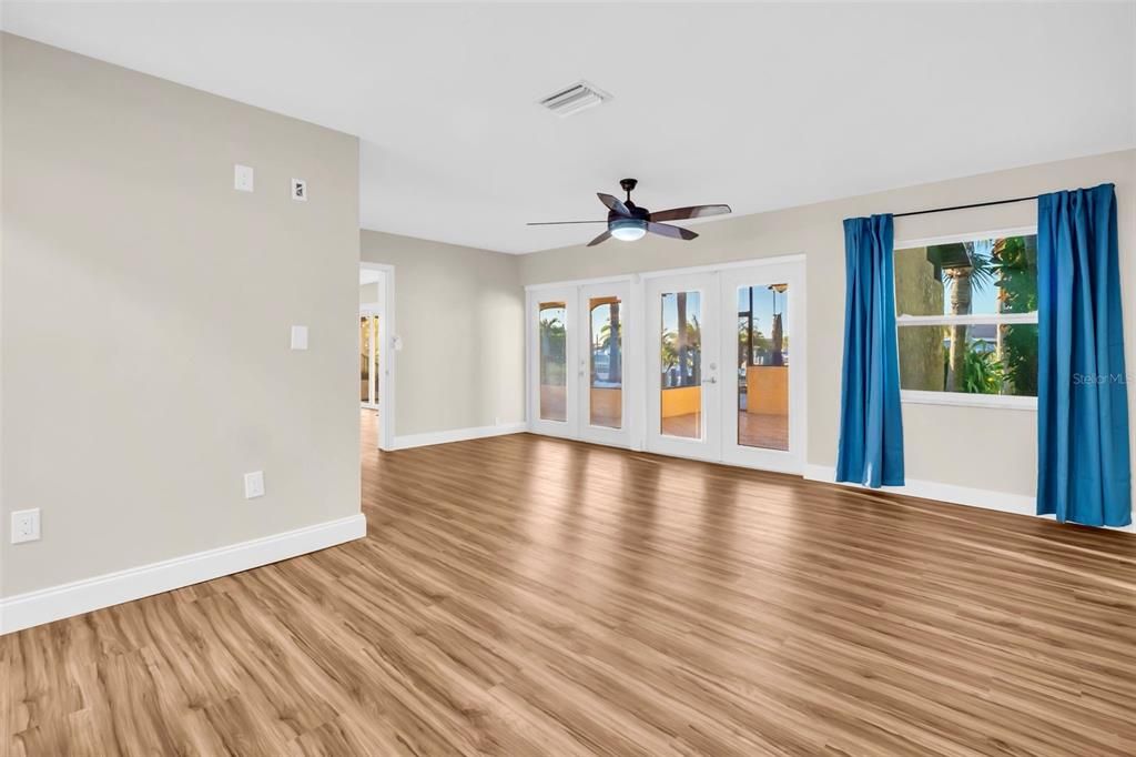 Active With Contract: $699,000 (3 beds, 2 baths, 2491 Square Feet)