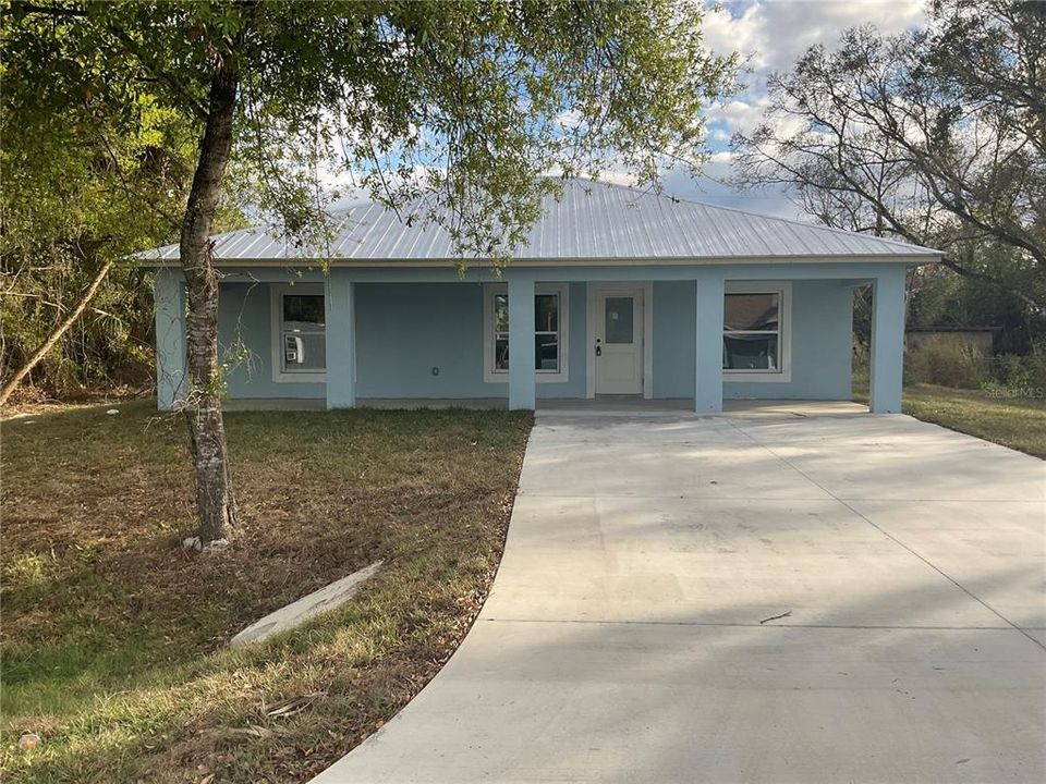 For Sale: $295,000 (3 beds, 2 baths, 1030 Square Feet)