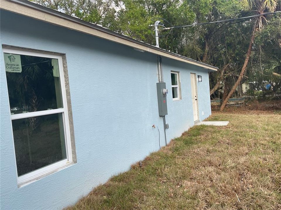For Sale: $295,000 (3 beds, 2 baths, 1030 Square Feet)