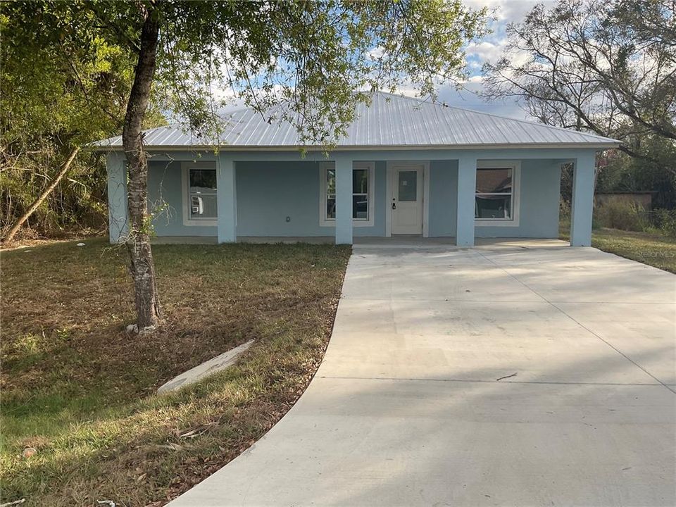 For Sale: $295,000 (3 beds, 2 baths, 1030 Square Feet)