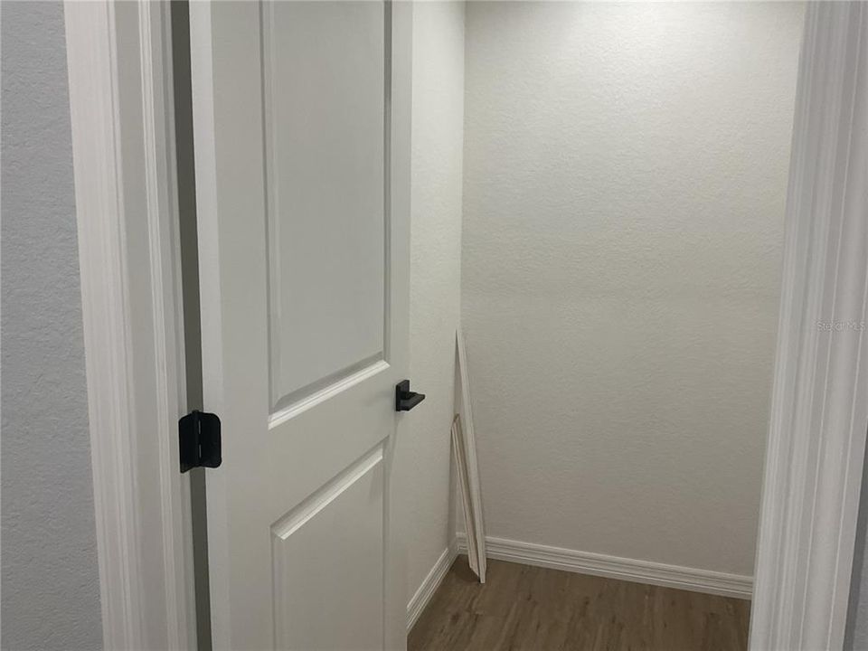 For Sale: $295,000 (3 beds, 2 baths, 1030 Square Feet)