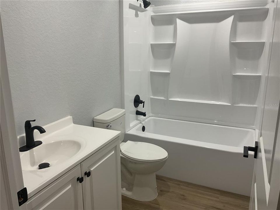 For Sale: $295,000 (3 beds, 2 baths, 1030 Square Feet)