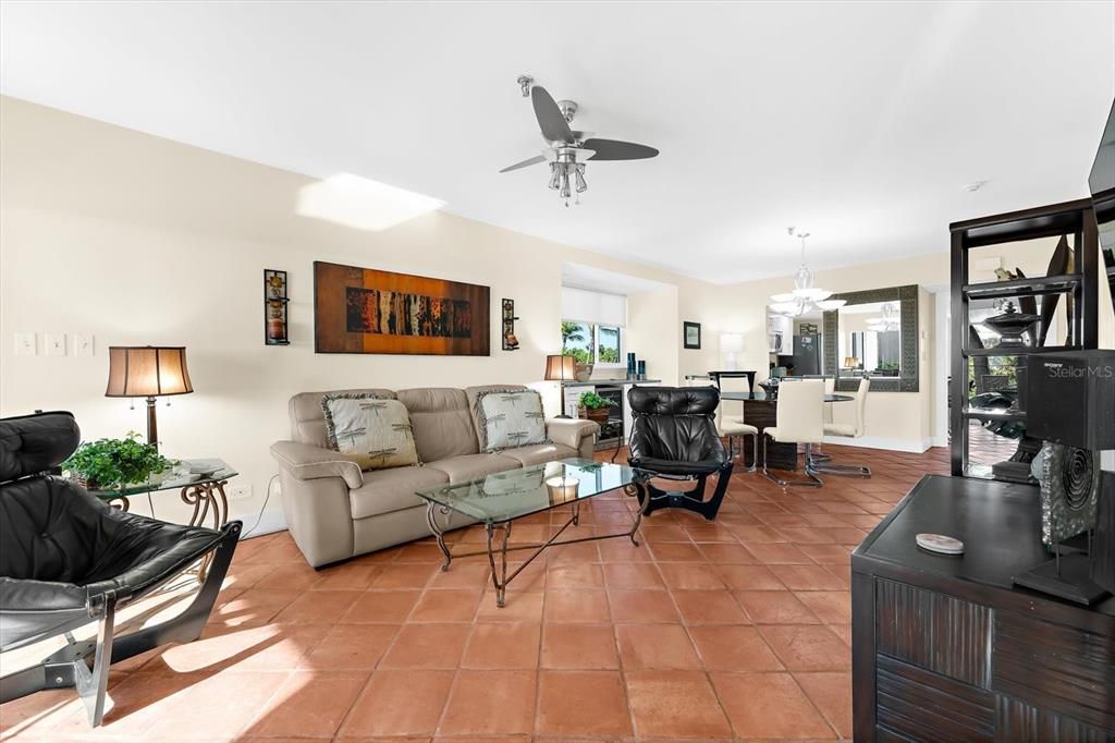 For Sale: $1,999,999 (2 beds, 2 baths, 1168 Square Feet)