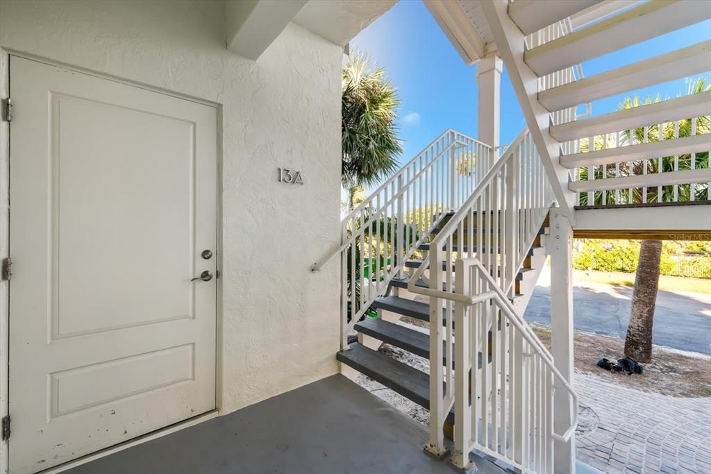 For Sale: $1,999,999 (2 beds, 2 baths, 1168 Square Feet)