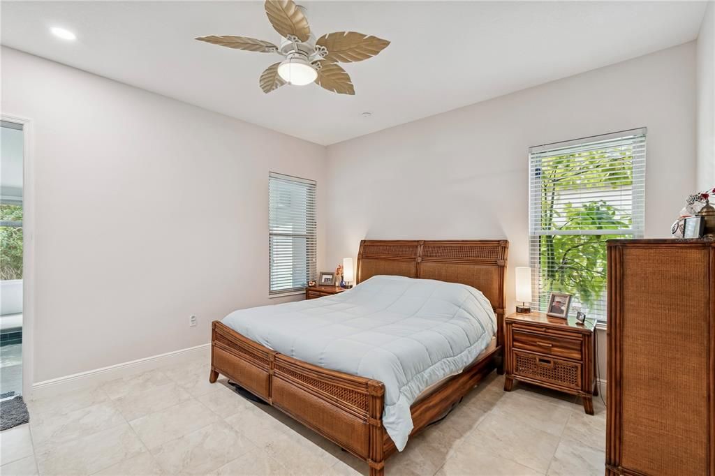 Active With Contract: $549,900 (3 beds, 3 baths, 2352 Square Feet)