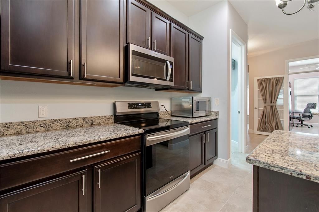 Active With Contract: $549,900 (3 beds, 3 baths, 2352 Square Feet)