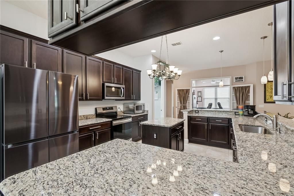 Active With Contract: $549,900 (3 beds, 3 baths, 2352 Square Feet)